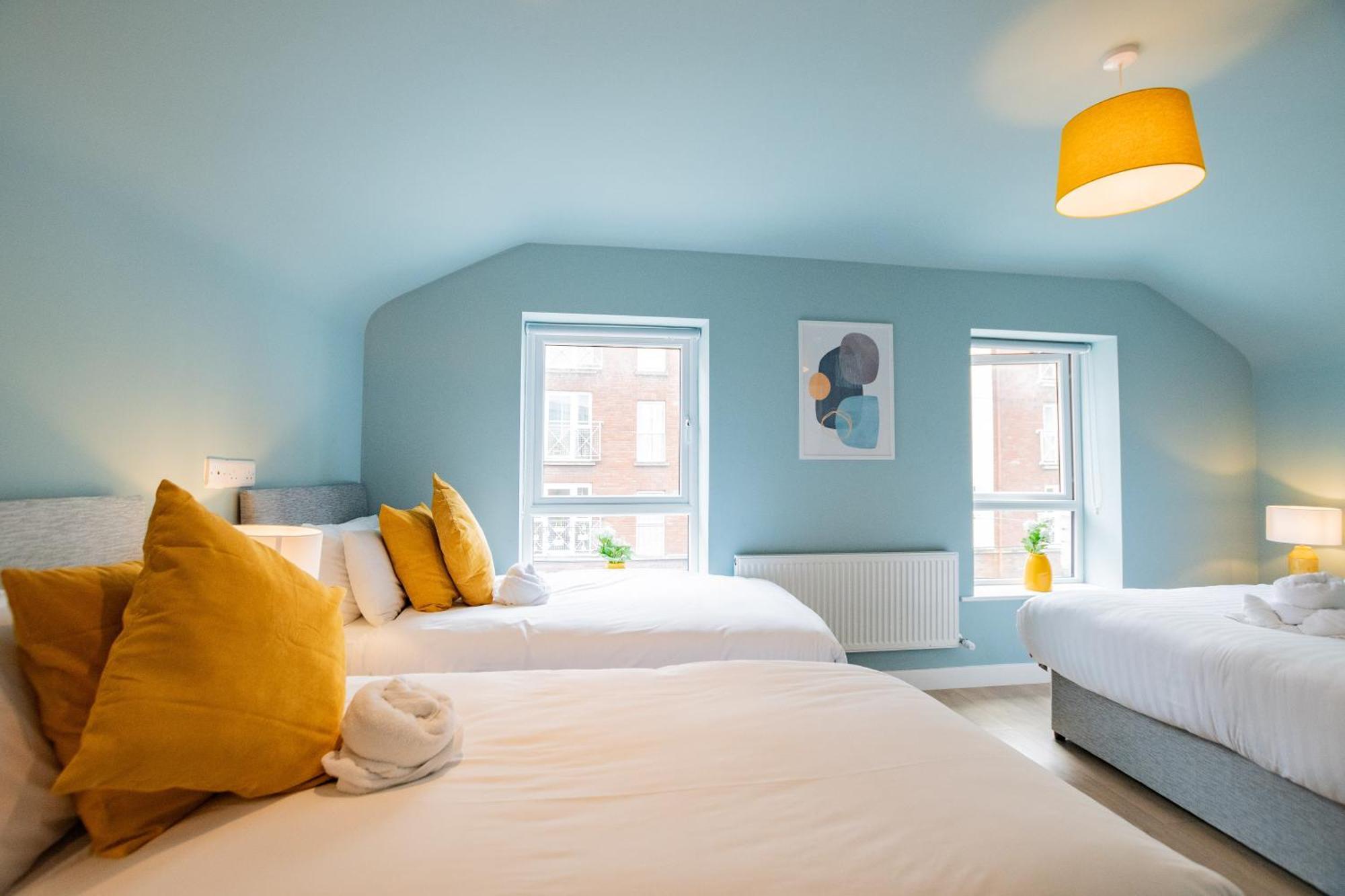 The Large Group House -Sleeps 21 Villa Dublin Buitenkant foto