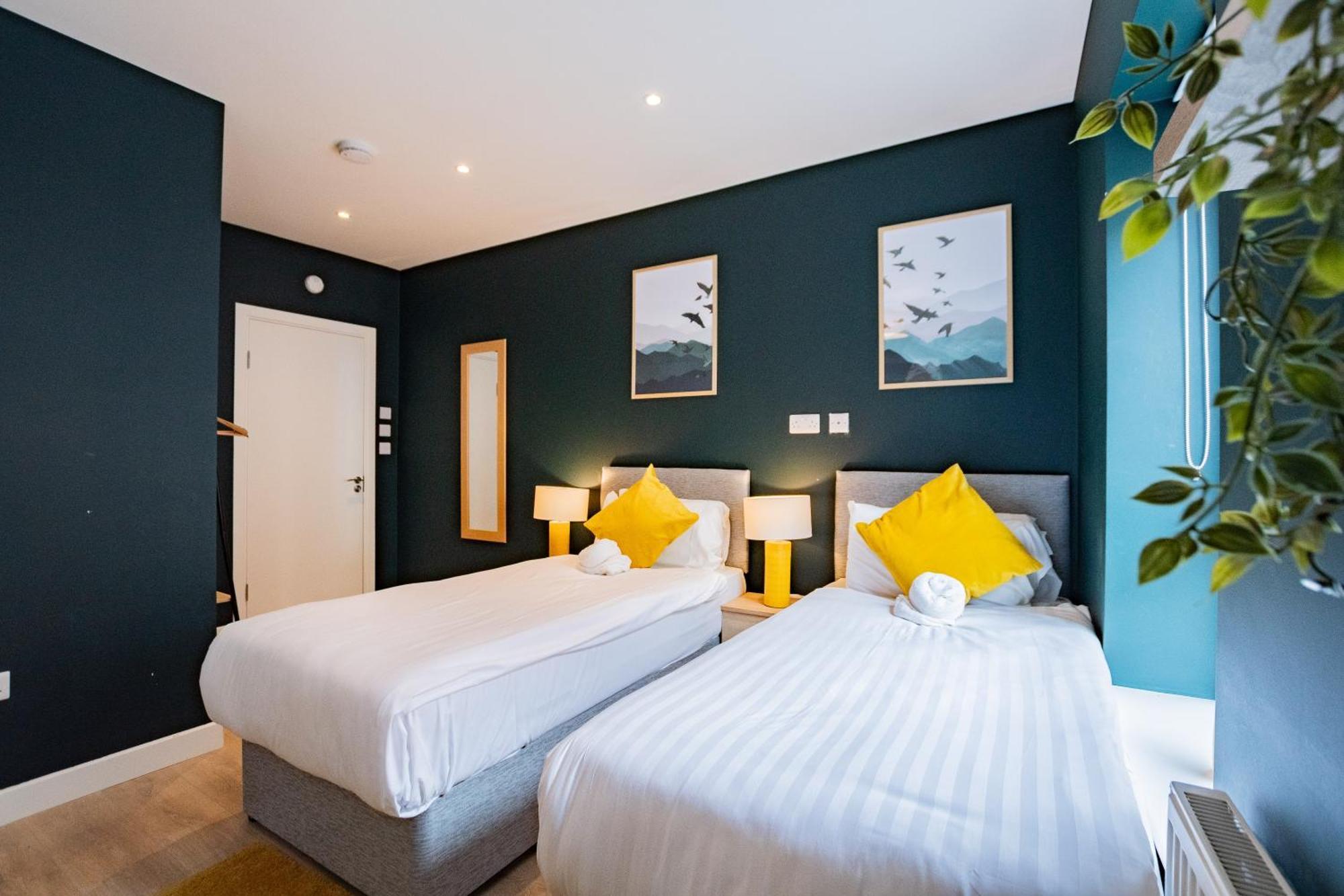 The Large Group House -Sleeps 21 Villa Dublin Buitenkant foto