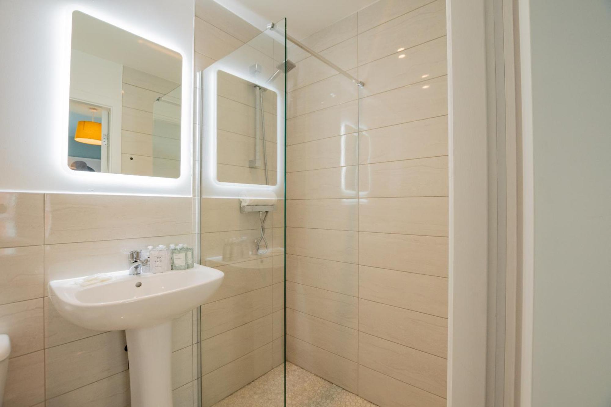 The Large Group House -Sleeps 21 Villa Dublin Buitenkant foto