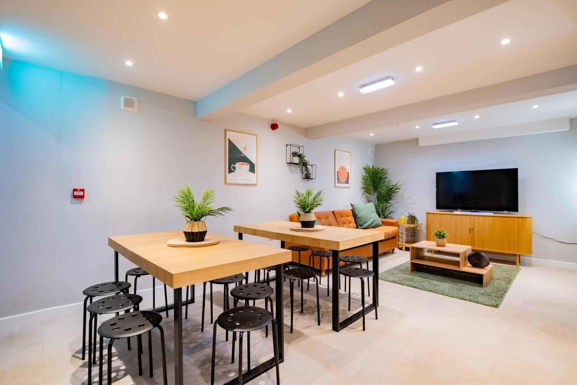 The Large Group House -Sleeps 21 Villa Dublin Buitenkant foto