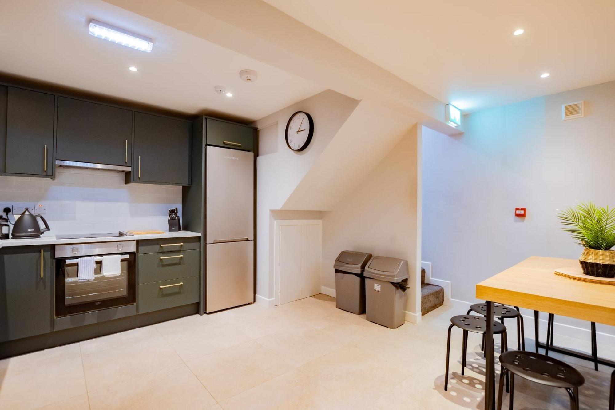 The Large Group House -Sleeps 21 Villa Dublin Buitenkant foto