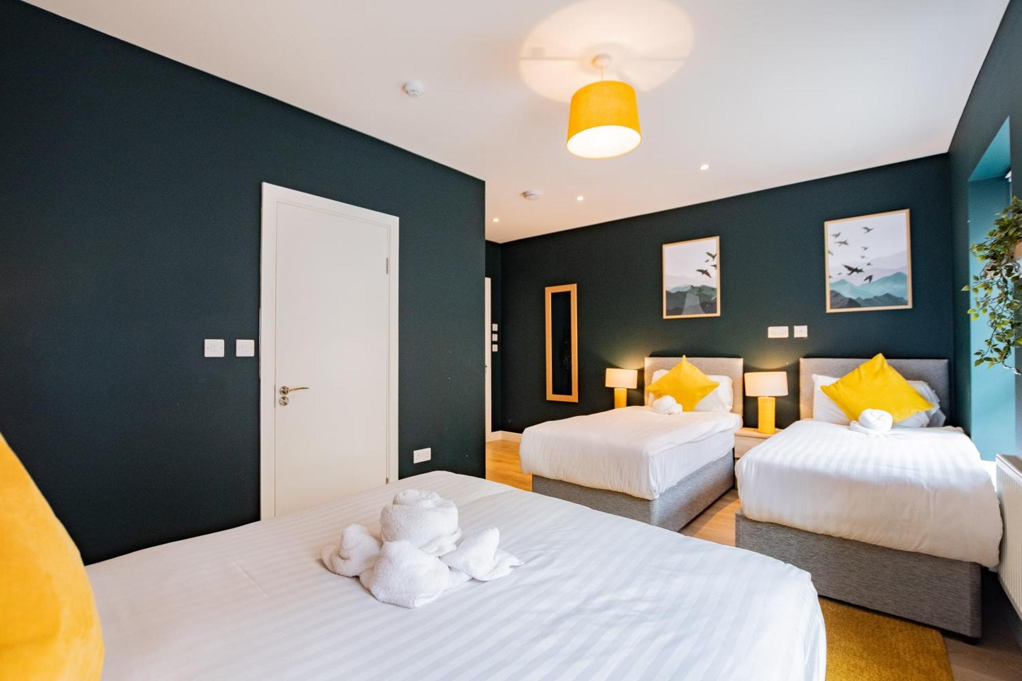 The Large Group House -Sleeps 21 Villa Dublin Buitenkant foto